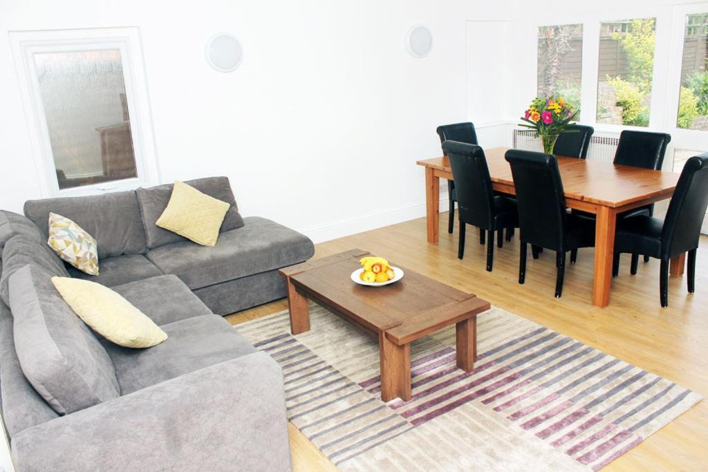 רומפורד Gidea Park Hotel מראה חיצוני תמונה