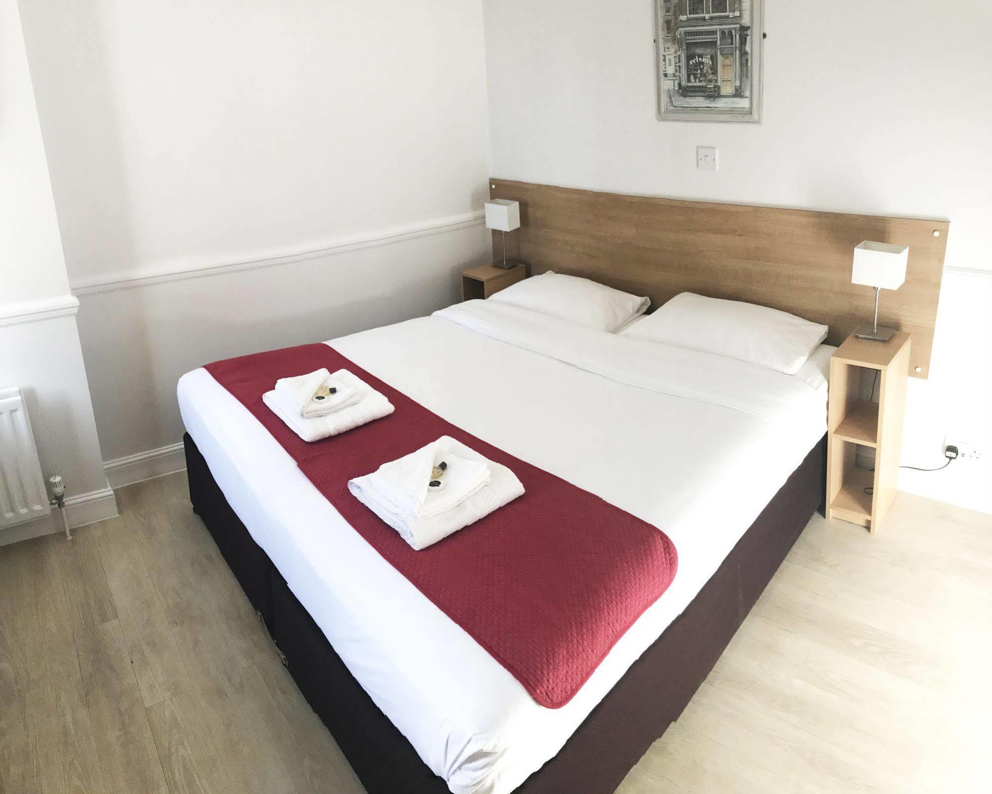 רומפורד Gidea Park Hotel מראה חיצוני תמונה